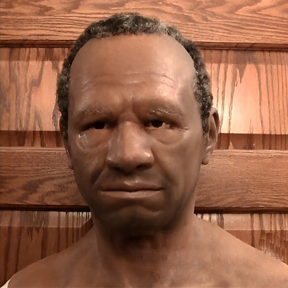 Realistyczna Maska Starego Człowieka – Maska Lateksowa na Halloween i Cosplay z Ruchomą Mundą